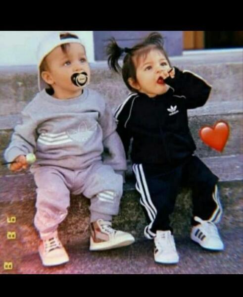 عکس دست عاشقانه نی نی سایت