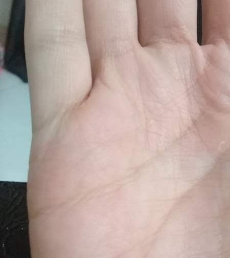 عکس کف دست نی نی سایت