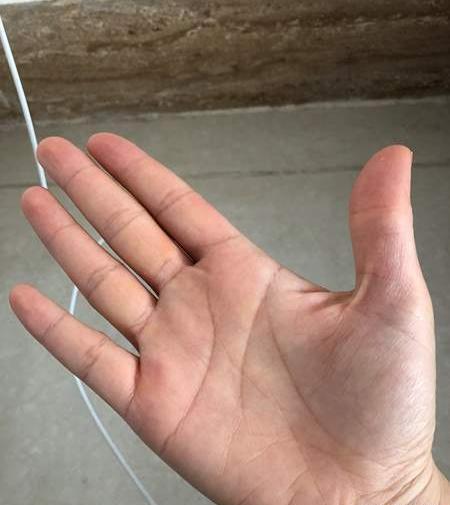 عکس کف دست نی نی سایت