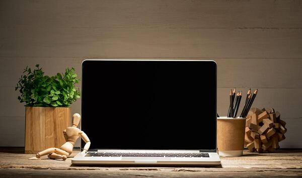 عکس لپ تاپ با کیفیت بالا