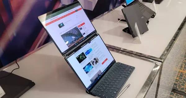 عکس صفحه لپ تاپ لنوو