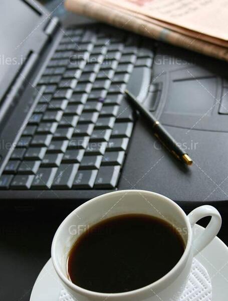 عکس لپ تاپ با قهوه