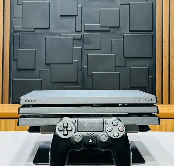 عکس دستگاه بازی ps4