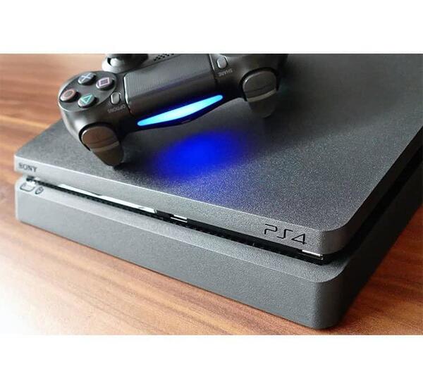 عکس دستگاه بازی ps4