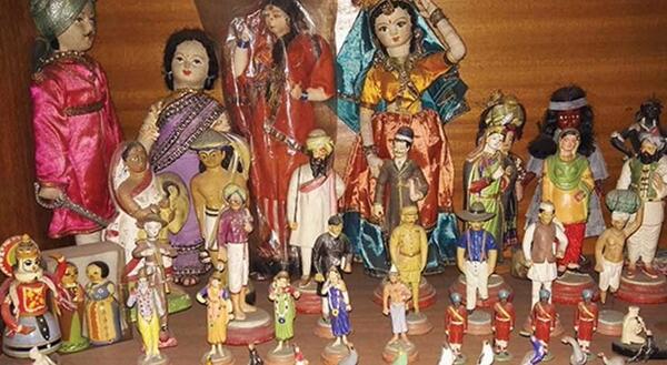عکس عروسک بازی مرکب در موزه