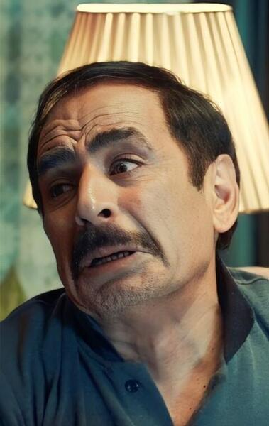 عکس عمو حشمت در بازی خواستگاری