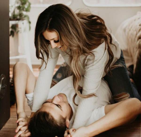 عکس لب بازی برای پروفایل