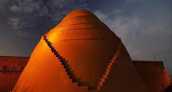 عکس جاهای دیدنی شهر یزد در شب