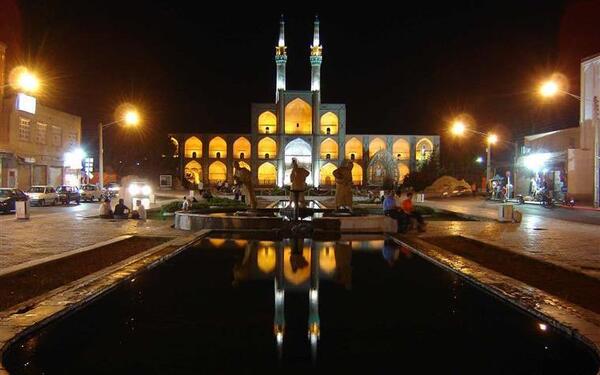 عکس جاهای دیدنی شهر یزد در شب