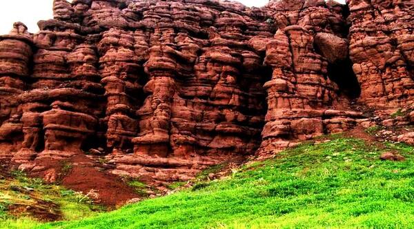 عکس جاهای دیدنی نیشابور در بهار