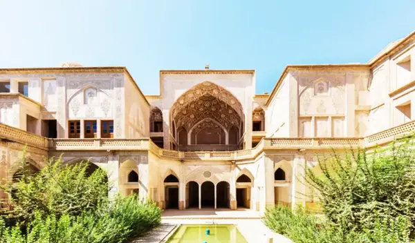 عکس جاهای دیدنی کاشان در زمستان