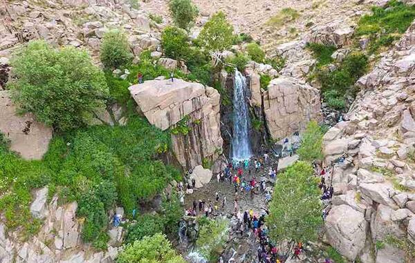 عکس جاهای دیدنی همدان نزدیک غار علیصدر