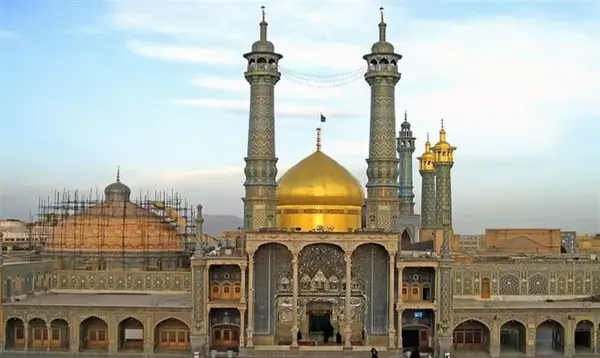 عکس جاهای دیدنی قم در شب