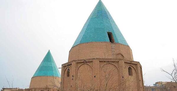 عکس جاهای دیدنی قم در شب