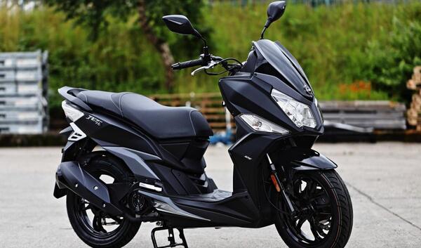 عکس موتور sym j200