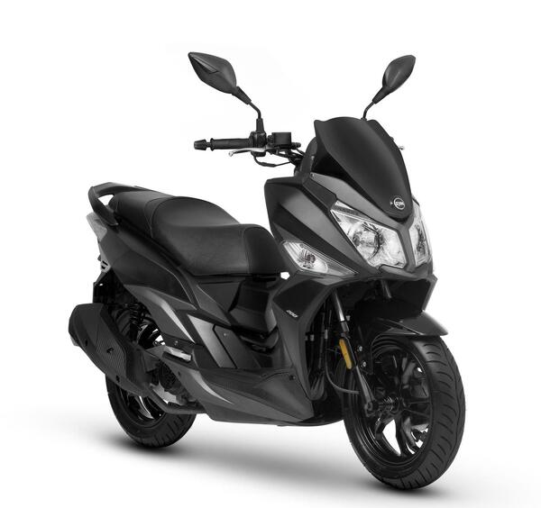 عکس موتور sym j200