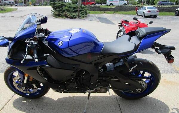 عکس موتور yamaha r1