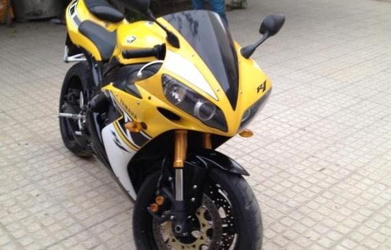عکس موتور سنگین یاماها r1