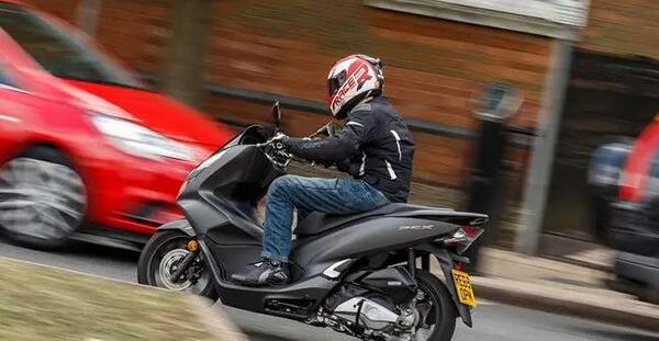 عکس موتور هوندا pcx