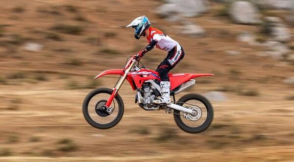 عکس موتور crf 450 برای تصویر زمینه