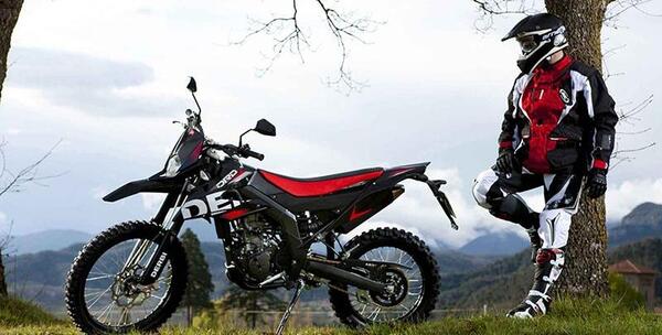 عکس موتور crf 450 برای تصویر زمینه