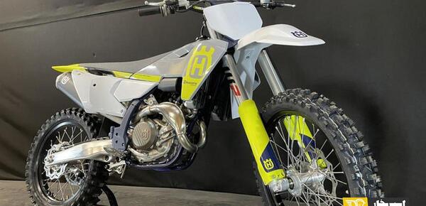 عکس موتور crf 450 برای تصویر زمینه