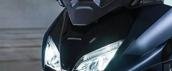 عکس موتور هوندا فورزا