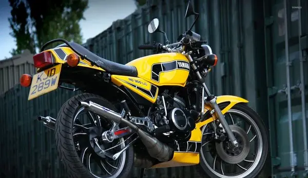 عکس موتور یاماها 400