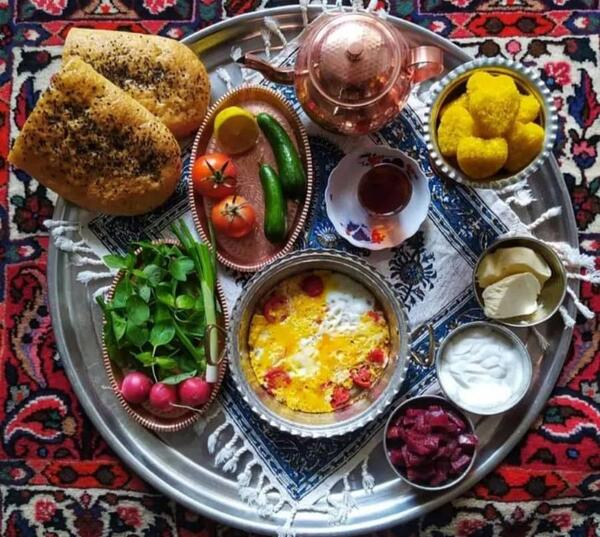 عکس سفره صبحانه در طبیعت