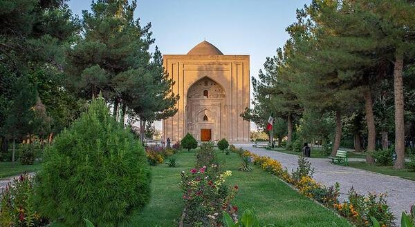 عکس آرامگاه فردوسی در شهر توس