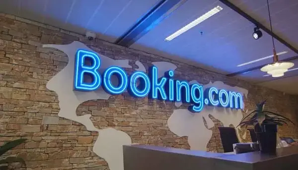 عکس چگونه از سایت booking هتل رزرو کنیم
