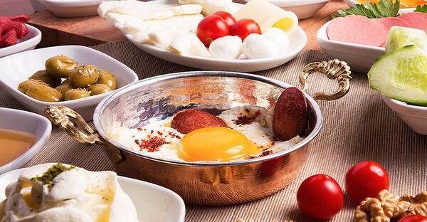 عکس هتل عالی قاپو اصفهان صبحانه