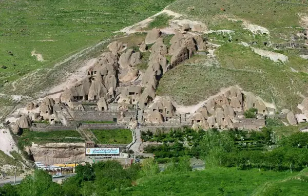 هتل صخره ای کندوان تبریز عکس