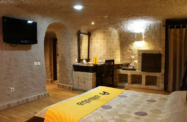 عکس تلفن هتل صخره ای کندوان تبریز