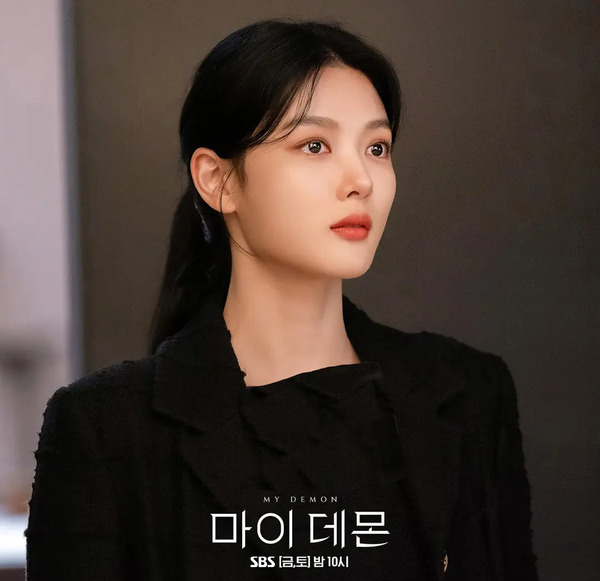 عکس بازیگران هتل دل لونا