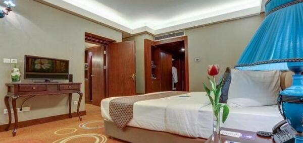 عکس داخل هتل پنج ستاره شیراز