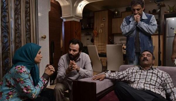 عکس بازیگران سریال ارام میگیریم