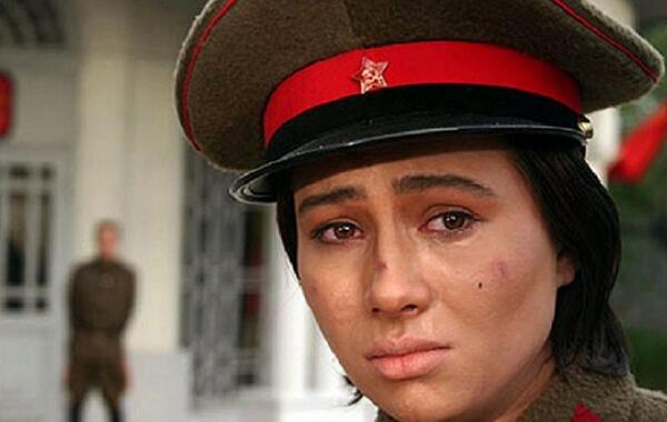 عکس فیلم در چشم باد