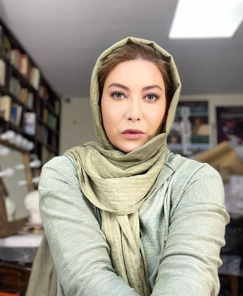 عکس بازیگر زن ایرانی در ویلای کردان