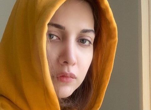 عکس بازیگر روشنک گرامی