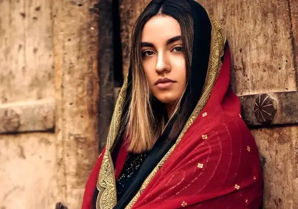 عکس بازیگر خردسال نیکی نصیریان