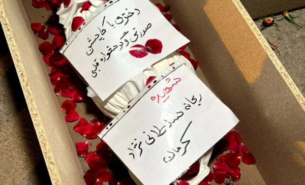 عکس واقعی کاپشن صورتی