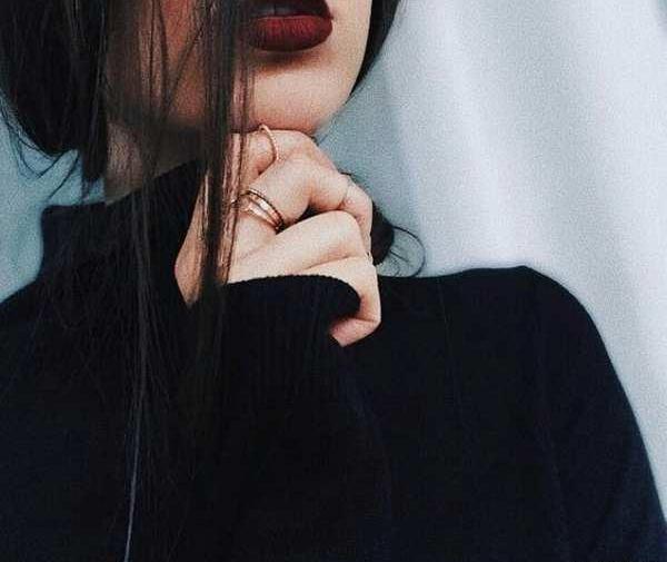 عکس نیمه صورت دختر برای پروفایل
