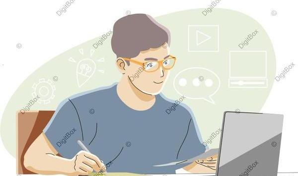 عکس پسر بچه در حال کتاب خواندن