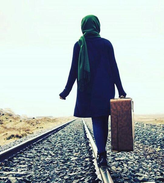 عکس پروفایل دختر در حال رفتن
