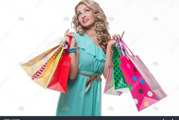 عکس فانتزی دختر در حال خرید
