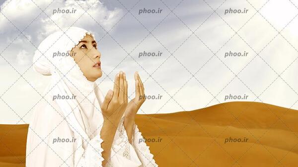 عکس دختر باحجاب در حال نماز خواندن