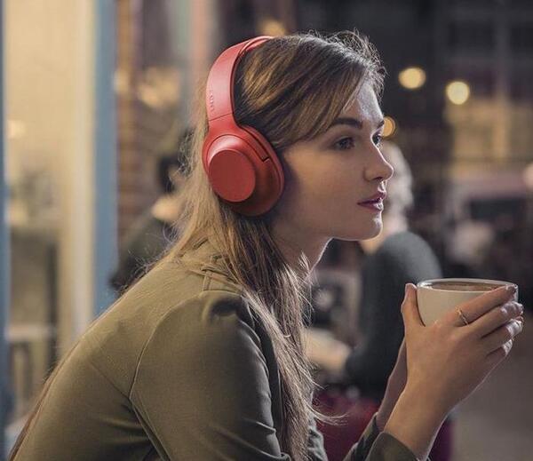 عکس پروفایل دختر درحال اهنگ گوش دادن