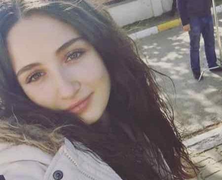 عکس سوگل در فیلم غنچه های زخمی
