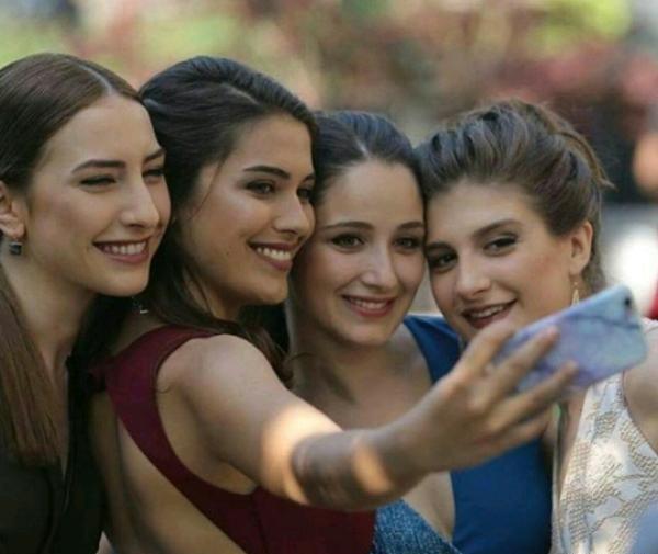 عکس سوگل در فیلم غنچه های زخمی